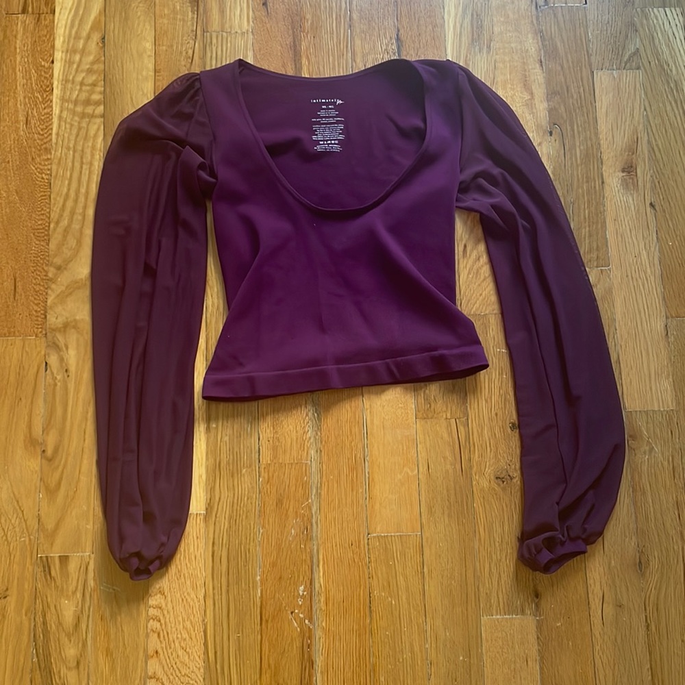Crop top with mesh sleeves